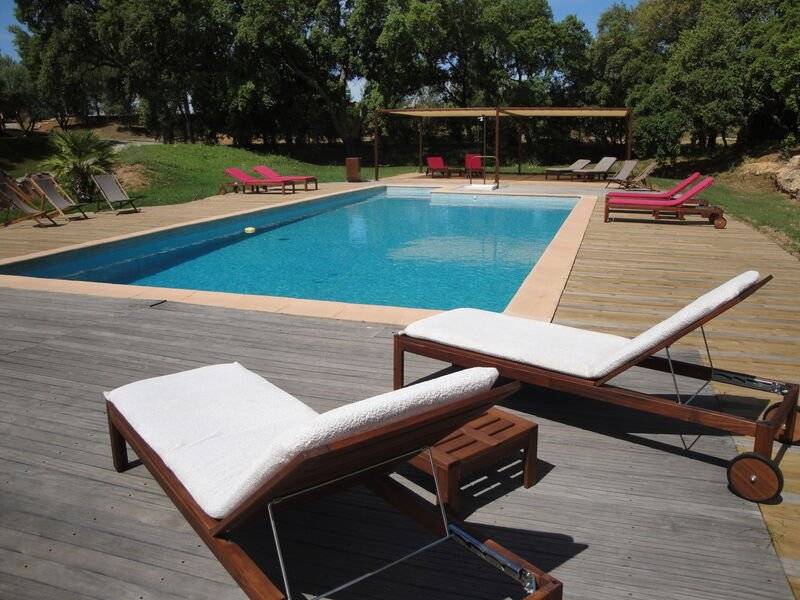 Gîte le mas du gros caillou avec piscine à La Londe proche de Hyères