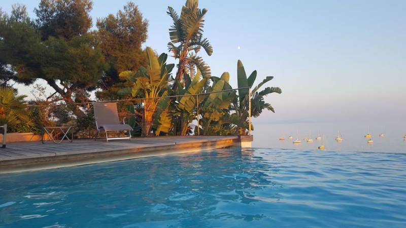 location de villa avec piscine sur la Côte d'Azur dans le Var