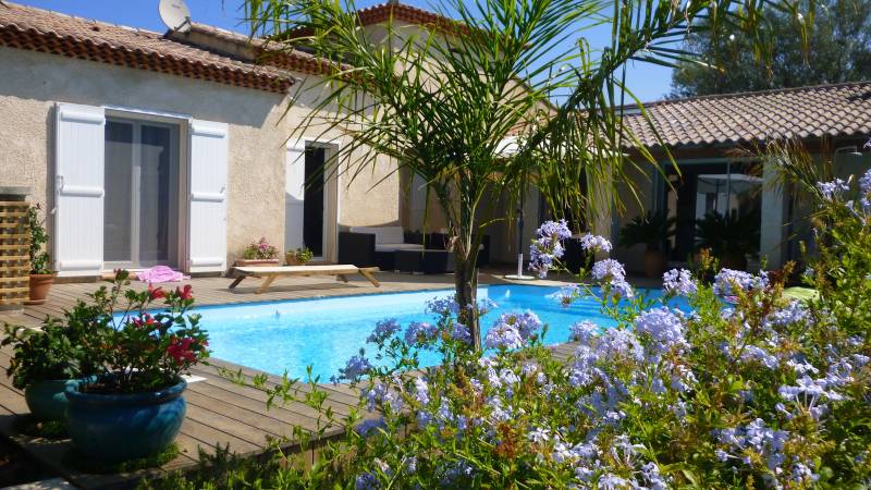 chambre d'hôtes avec piscine près des vignes à la Londe les Maures dans le Var : La Passiflore